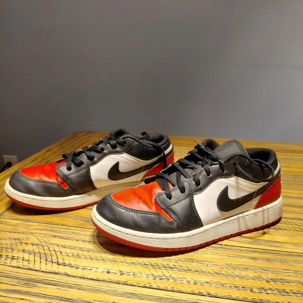 Nike Air Jordan 1 Low Bred Toe GS Sneakers Size 7Y Black Red White Youth Shoes